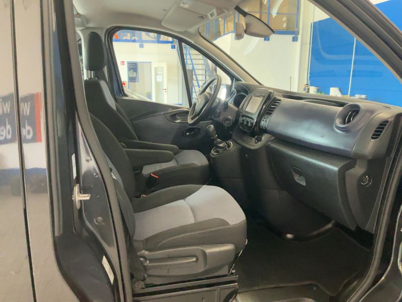 Opel Vivaro 1.6 CDTI Biturbo Combi L2H1 2,9t 2015 – снимка 16