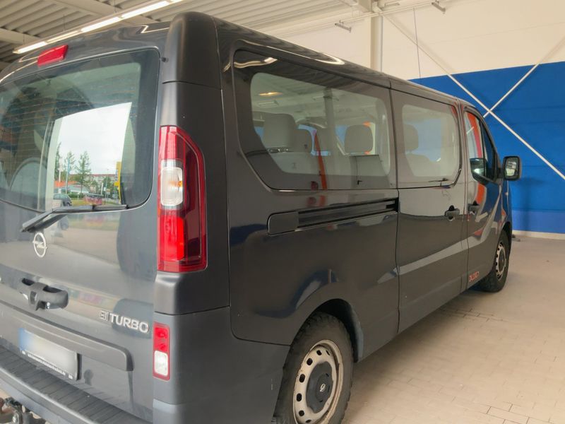 Opel Vivaro 1.6 CDTI Biturbo Combi L2H1 2,9t 2015 – снимка 8