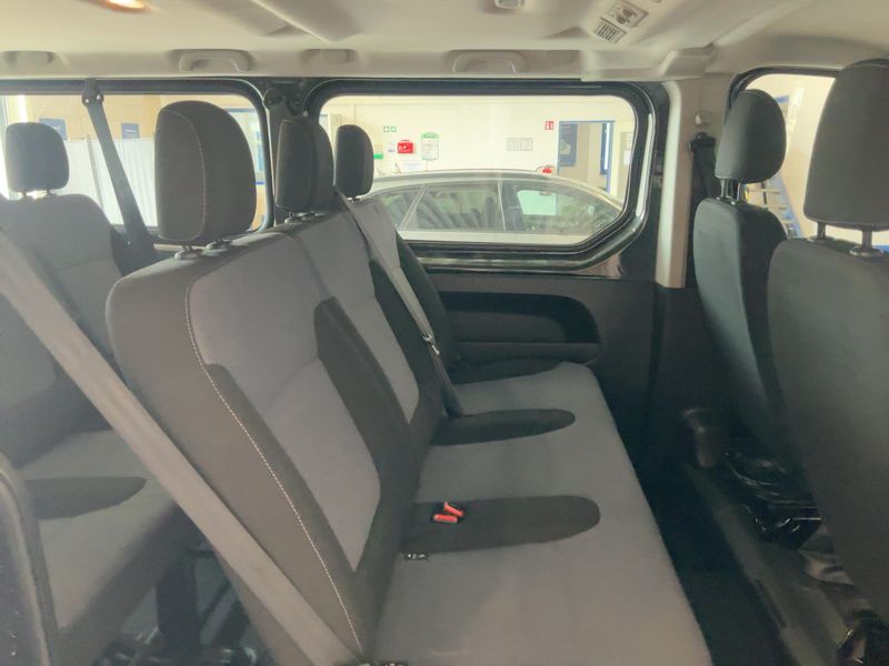 Opel Vivaro 1.6 CDTI Biturbo Combi L2H1 2,9t 2015 – снимка 19