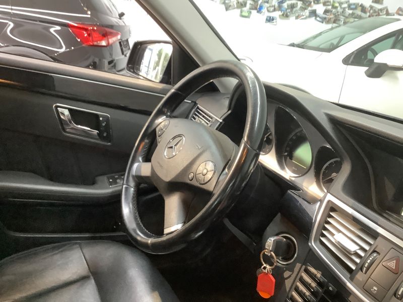 Mercedes-Benz E-Klasse E 250 CDI T BlueEfficiency Avantgarde 2010 – снимка 27