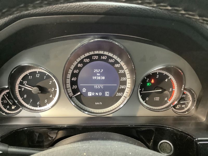 Mercedes-Benz E-Klasse E 250 CDI T BlueEfficiency Avantgarde 2010 – снимка 19