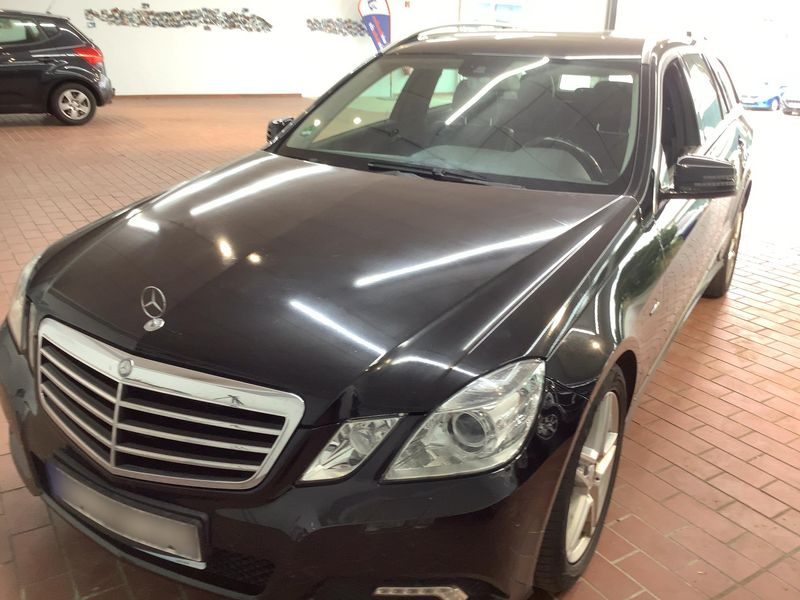 Mercedes-Benz E-Klasse E 250 CDI T BlueEfficiency Avantgarde 2010 – снимка 1
