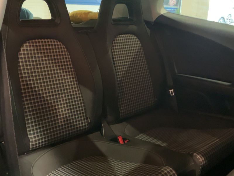 Volkswagen Scirocco 2.0 TSI BlueMotion Tech 2016 – снимка 19