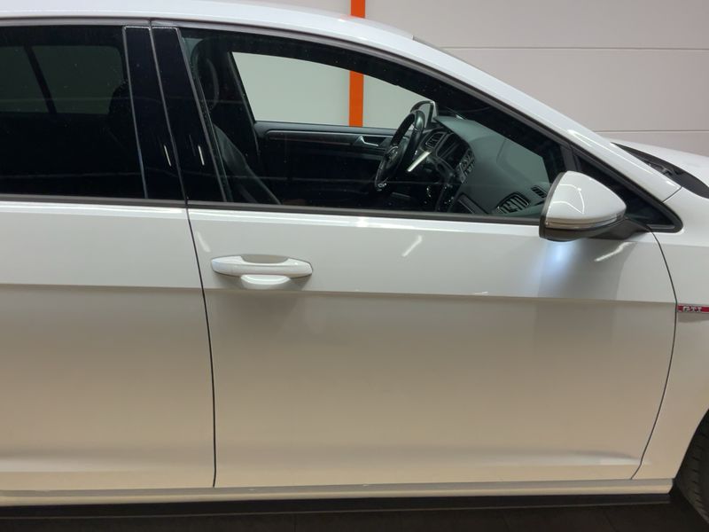 Volkswagen Golf VII 2.0 TSI GTI BlueMotion Tech 2019 – снимка 10