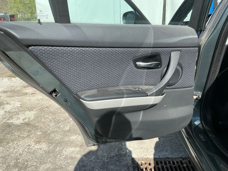 BMW 3er 318i 2009 – снимка 31