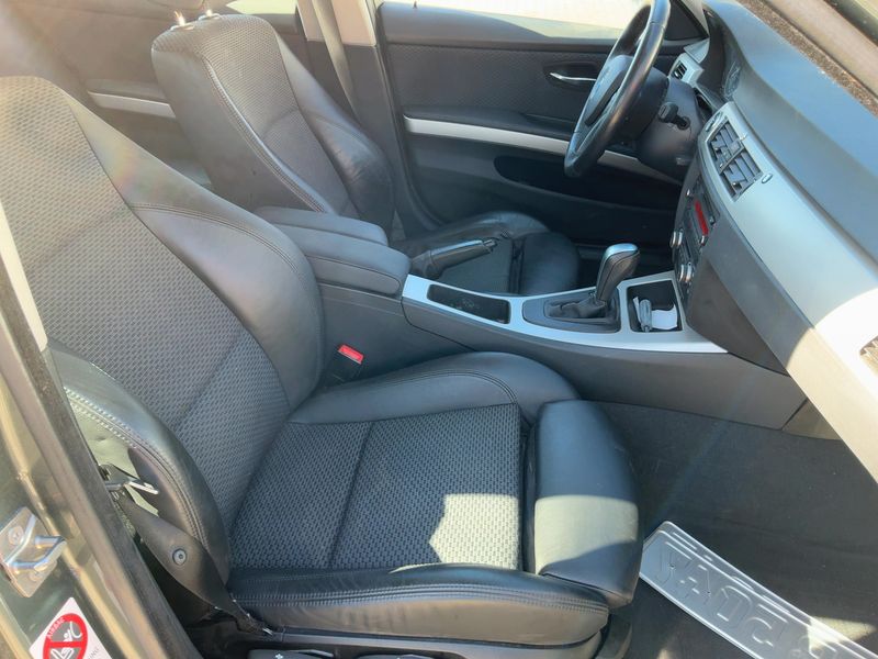 BMW 3er 318i 2009 – снимка 16