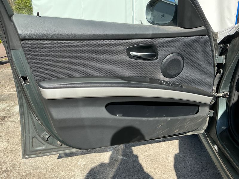 BMW 3er 318i 2009 – снимка 23