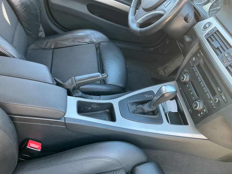 BMW 3er 318i 2009 – снимка 25