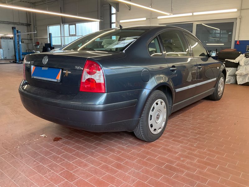 Volkswagen Passat 2.0 2004 – снимка 2