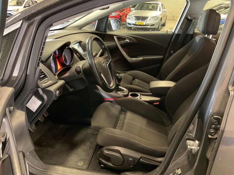 Opel Astra 1.4 Turbo Innovation 2011 – снимка 3
