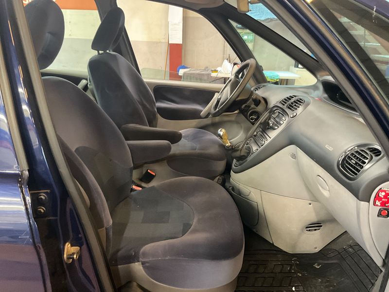 Citroen Xsara Picasso 2.0 HDi 2004 – снимка 3