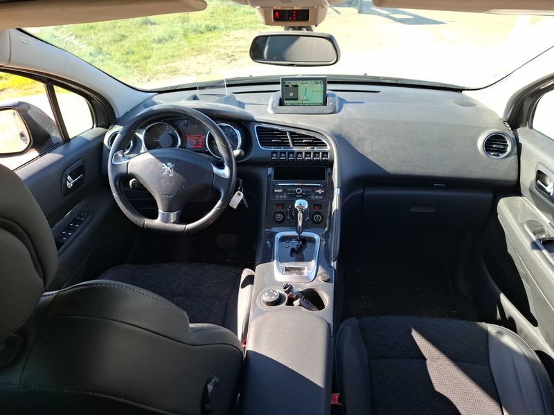 Peugeot 3008 1.6 Blue-HDi Allure 2016 – снимка 11