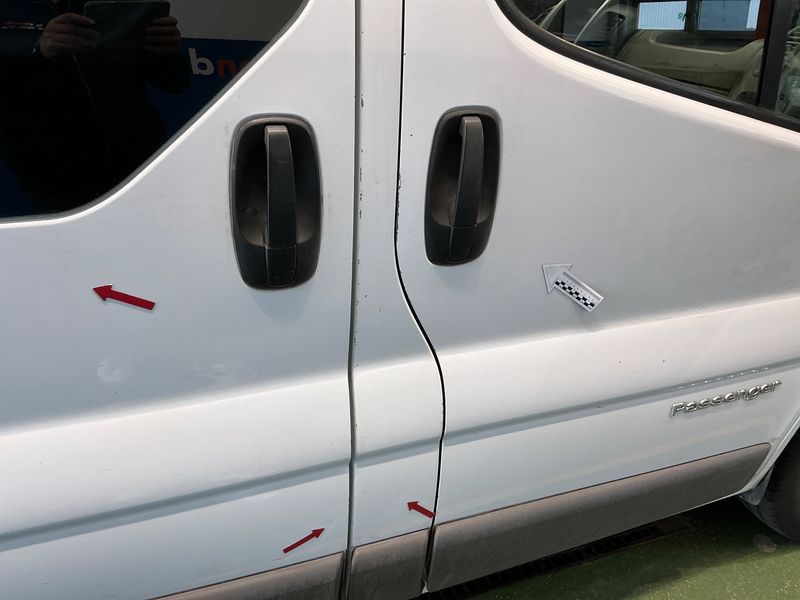 Renault Trafic 2.0 dCi L1H1 2,7t verglast 2011 – снимка 29