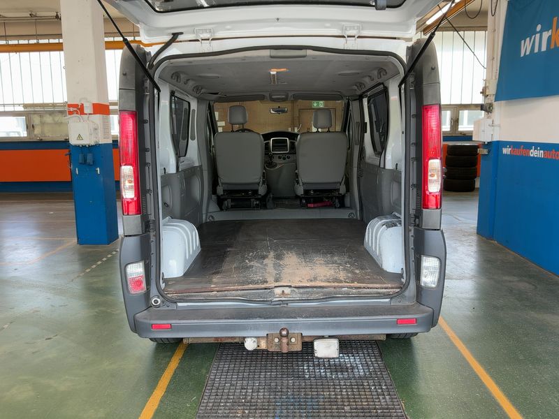 Renault Trafic 2.0 dCi L1H1 2,7t verglast 2011 – снимка 15
