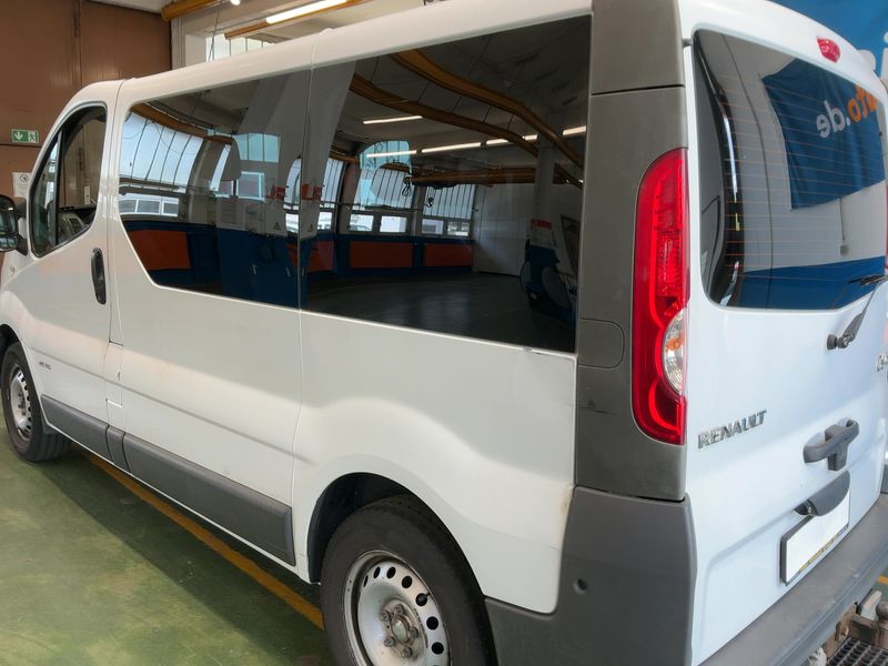 Renault Trafic 2.0 dCi L1H1 2,7t verglast 2011 – снимка 6