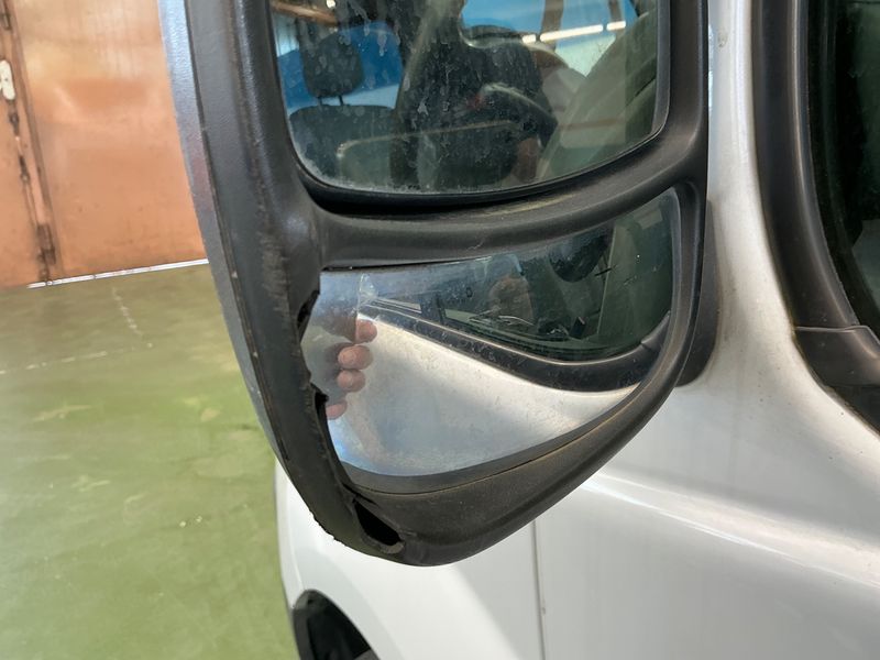 Renault Trafic 2.0 dCi L1H1 2,7t verglast 2011 – снимка 31