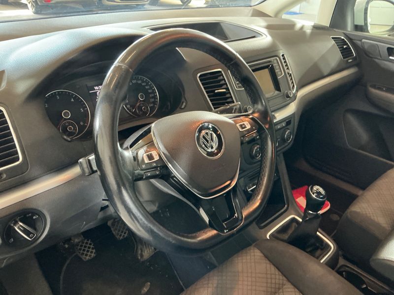 Volkswagen Sharan 2.0 TDI BlueMotion Tech 2015 – снимка 41