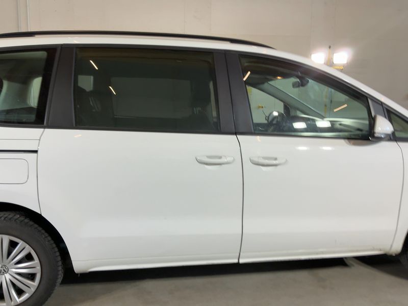 Volkswagen Sharan 2.0 TDI BlueMotion Tech 2015 – снимка 10