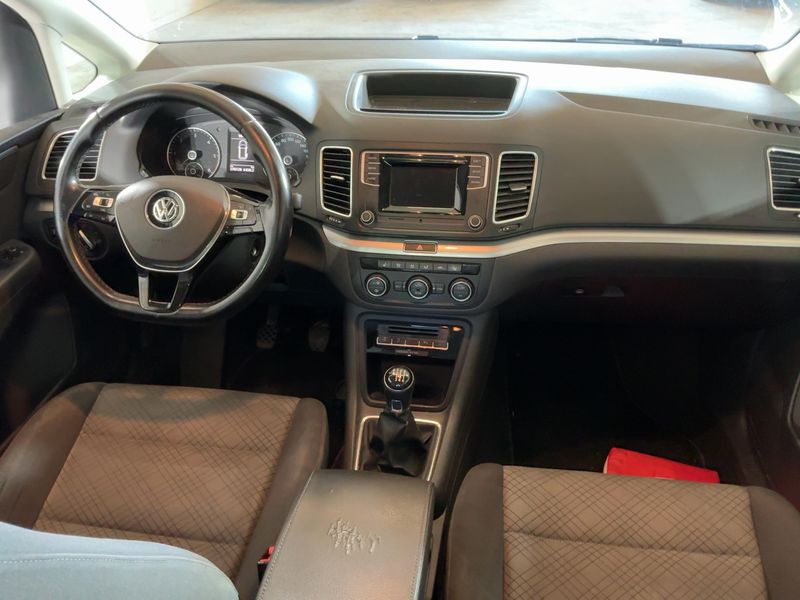 Volkswagen Sharan 2.0 TDI BlueMotion Tech 2015 – снимка 17