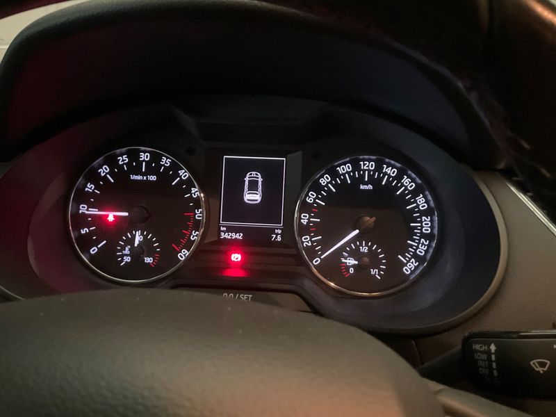 Skoda Octavia 1.6 TDI Executive 2013 – снимка 4