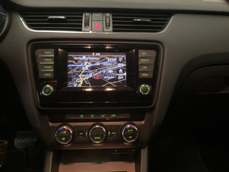 Skoda Octavia 1.6 TDI Executive 2013 – снимка на щета