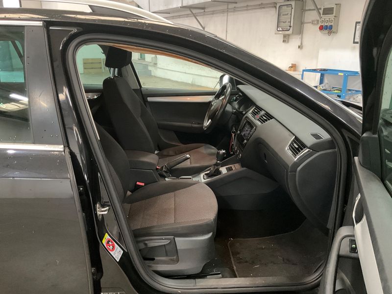 Skoda Octavia 1.6 TDI Executive 2013 – снимка 3