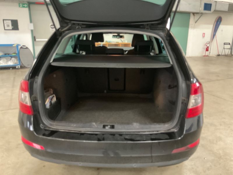 Skoda Octavia 1.6 TDI Executive 2013 – снимка на щета