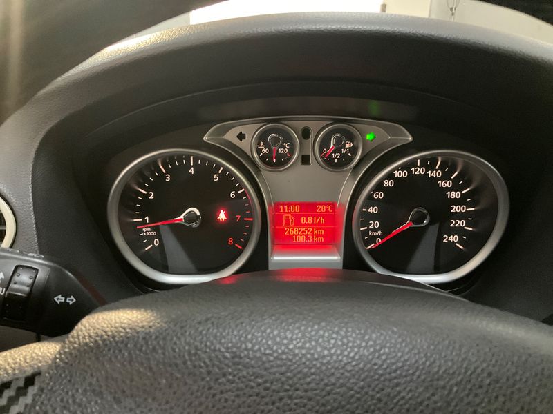 Ford Focus 1.6 Ti-VCT Ikon 2010 – снимка 4