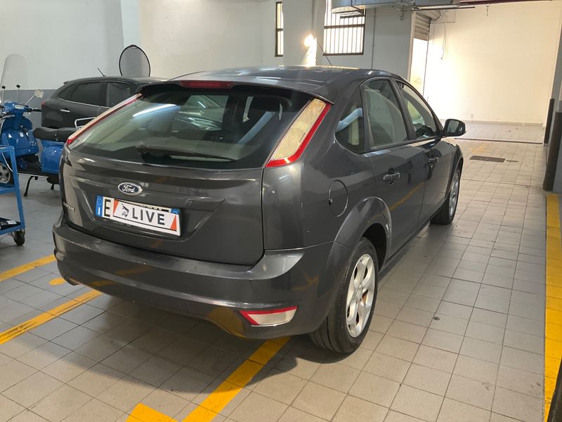Ford Focus 1.6 Ti-VCT Ikon 2010 – снимка 2