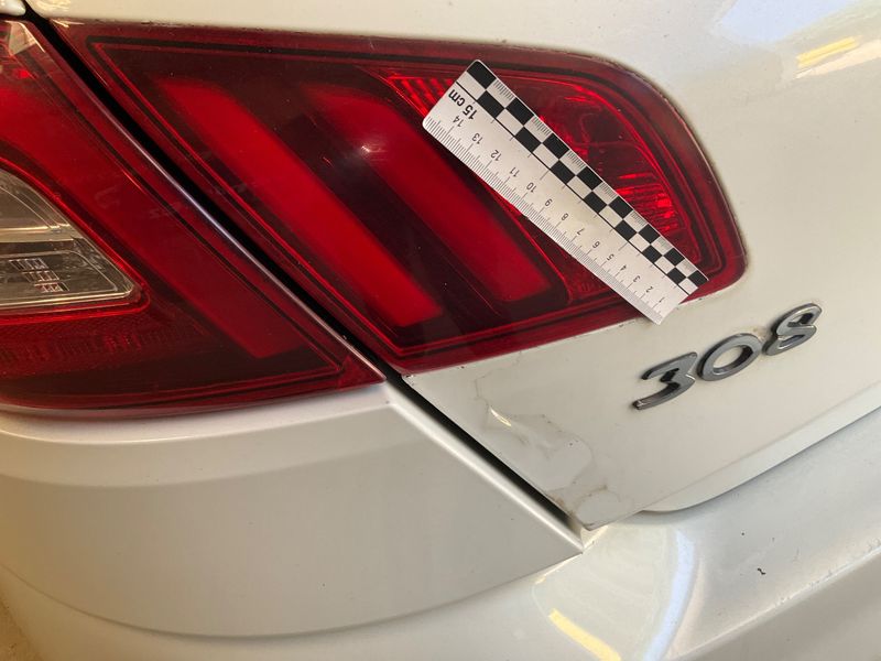 Peugeot 308 2.0 Blue-HDi GT Line 2016 – снимка 31