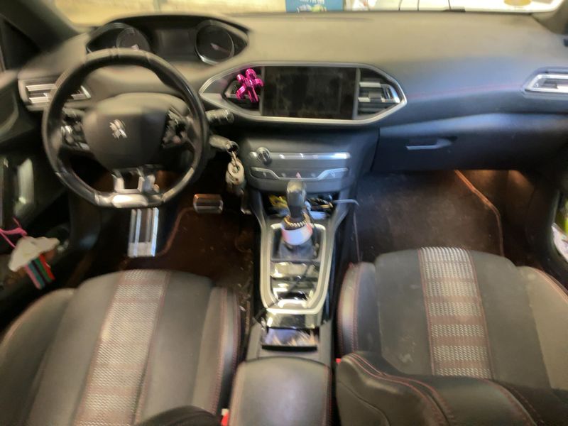 Peugeot 308 2.0 Blue-HDi GT Line 2016 – снимка 17