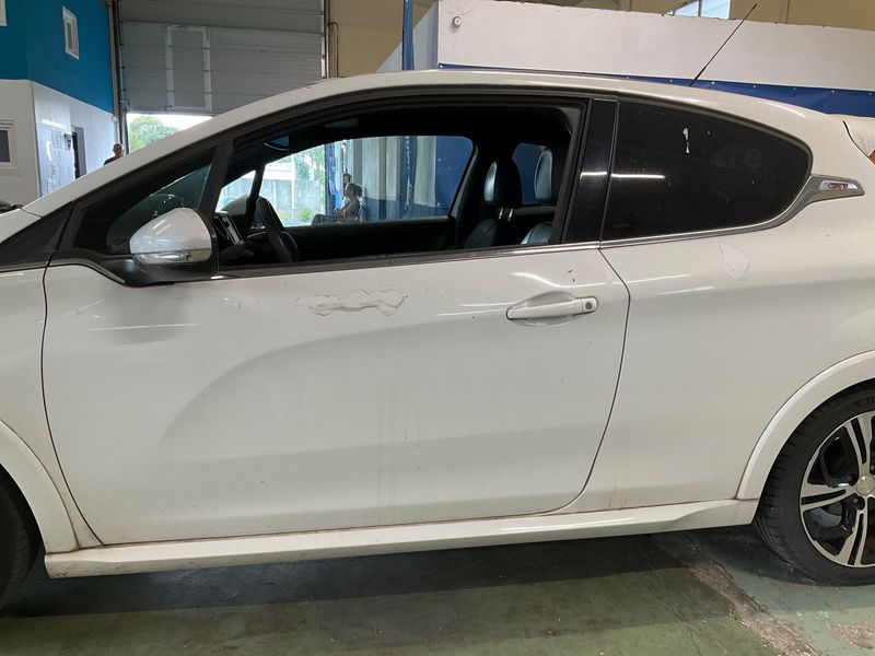 Peugeot 208 1.6 THP GTi 2014 – снимка 4