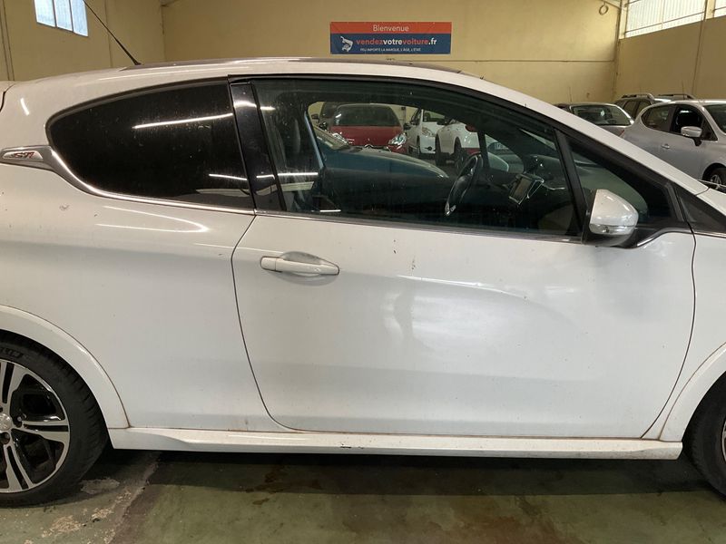 Peugeot 208 1.6 THP GTi 2014 – снимка 10