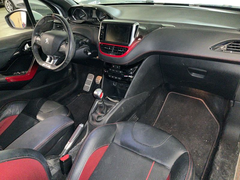 Peugeot 208 1.6 THP GTi 2014 – снимка 17