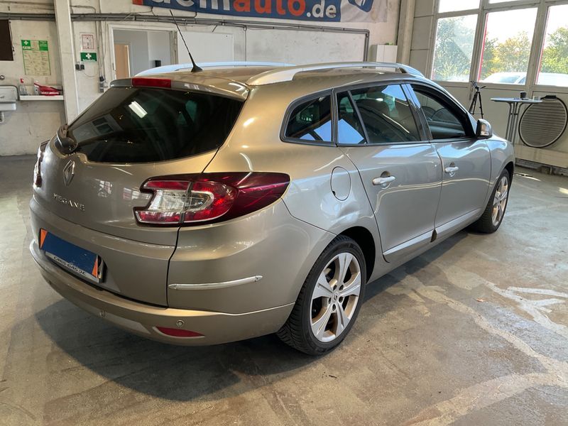 Renault Megane 2.0 Dynamique 2010 – снимка 2