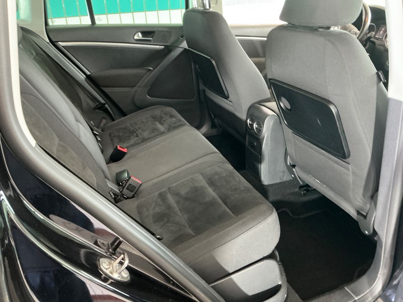 Volkswagen Tiguan 2.0 TDI Sport & Style BlueMotion Tech 2012 – снимка на щета 44