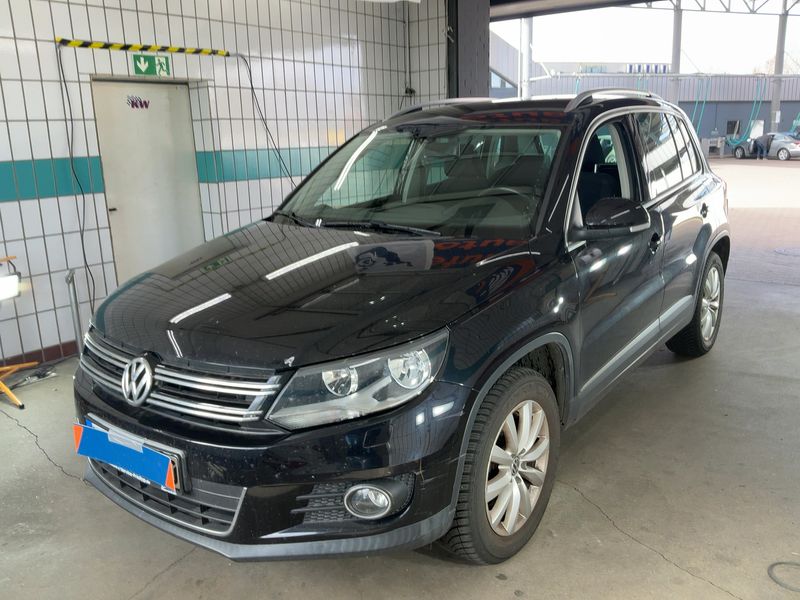 Volkswagen Tiguan 2.0 TDI Sport & Style BlueMotion Tech 2012