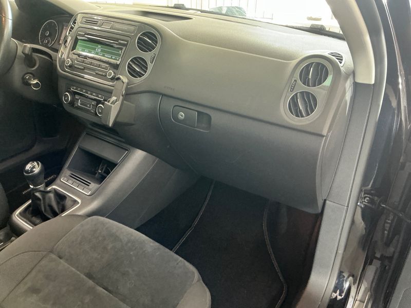 Volkswagen Tiguan 2.0 TDI Sport & Style BlueMotion Tech 2012 – снимка на щета 42