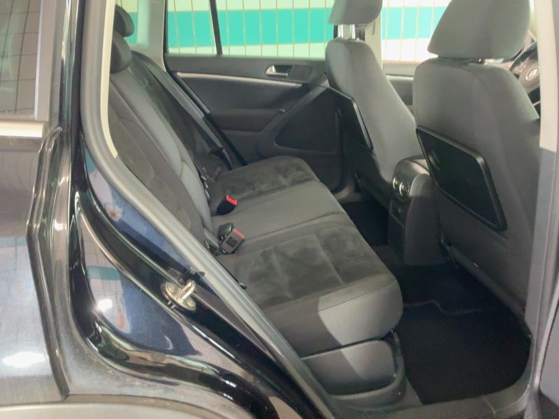 Volkswagen Tiguan 2.0 TDI Sport & Style BlueMotion Tech 2012 – снимка 19