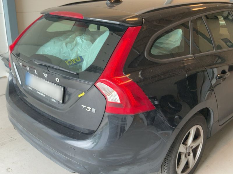 Volvo V60 2.0 T3 Xenium 2018 – снимка 8