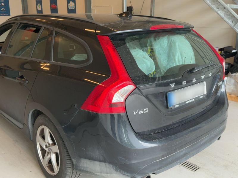 Volvo V60 2.0 T3 Xenium 2018 – снимка 6