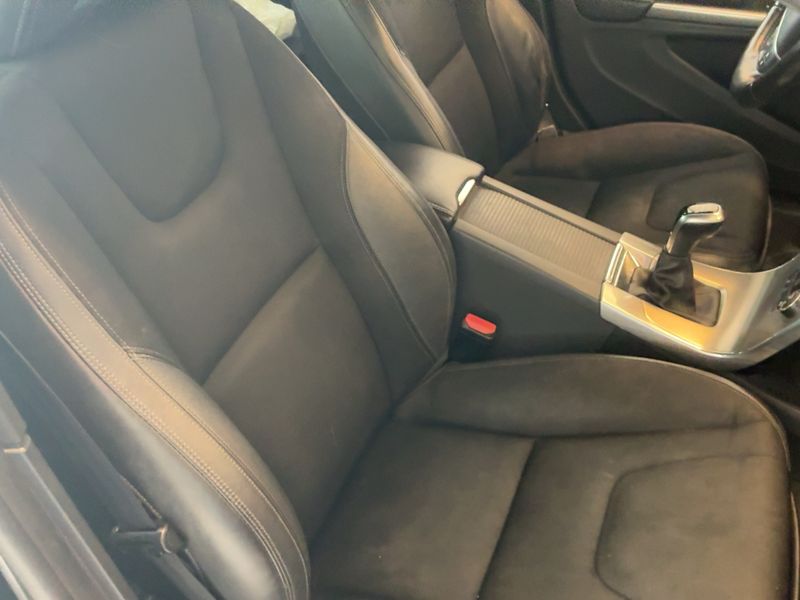 Volvo V60 2.0 T3 Xenium 2018 – снимка 17