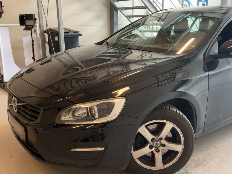 Volvo V60 2.0 T3 Xenium 2018 – снимка 2