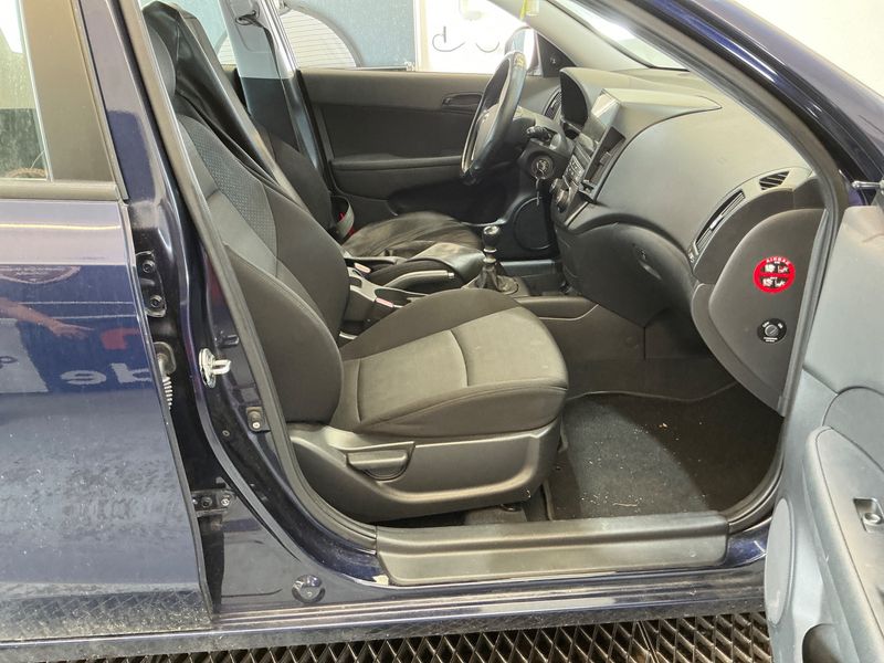 Hyundai i30 1.6 CRDi Classic 2008 – снимка 3