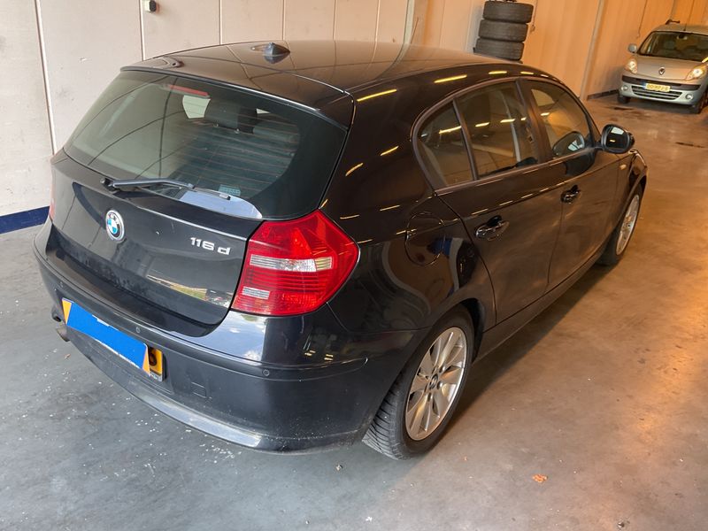 BMW 1er 116d 2011 – снимка 2