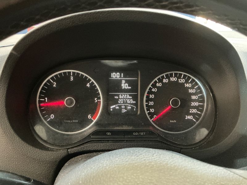 Volkswagen Polo 1.6 TDI CrossPolo 2011 – снимка 4