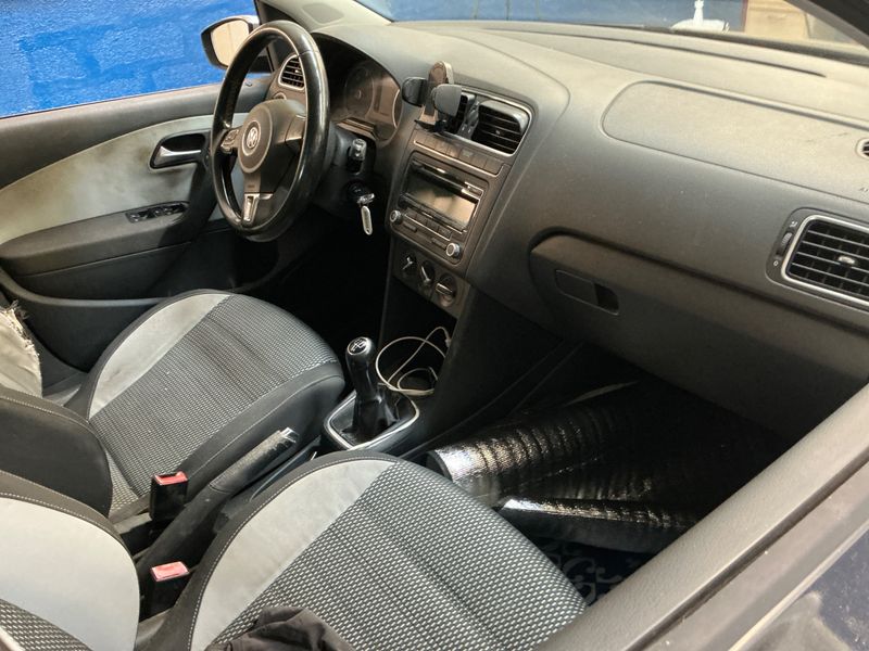 Volkswagen Polo 1.6 TDI CrossPolo 2011 – снимка 3