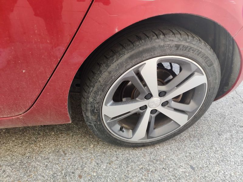 Peugeot 308 1.5 Blue-HDi Allure 2018 – снимка 20