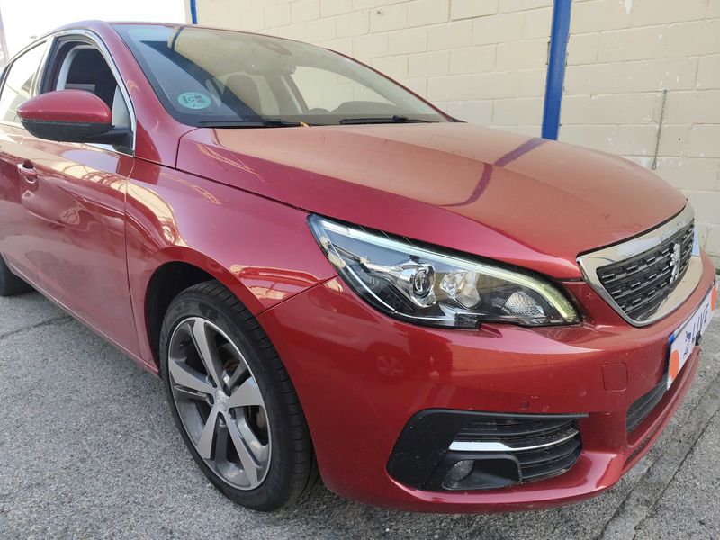 Peugeot 308 1.5 Blue-HDi Allure 2018 – снимка 6