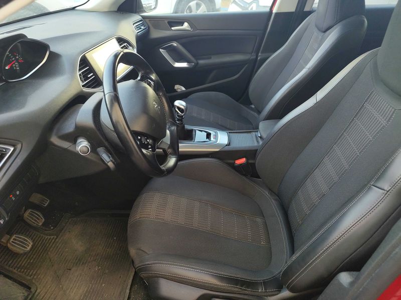 Peugeot 308 1.5 Blue-HDi Allure 2018 – снимка 21